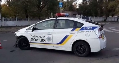 На Прикарпатье автомобиль патрульных столкнулся с BMW, двое полицейских в больнице