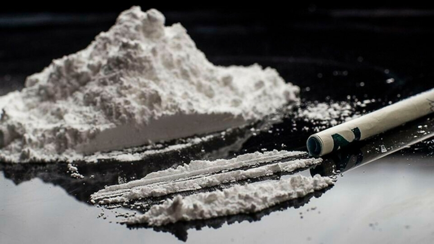 В Одессе полицейская украла кокаин из вещдоков на $100 тысяч