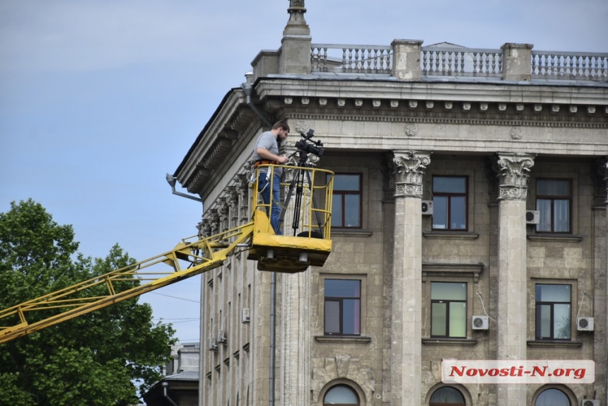 Как в Николаеве 1000 человек гимн Украины исполняли. ФОТОРЕПОРТАЖ