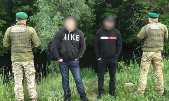 Двое россиян вплавь добирались до Одессы ради отдыха, их задержали