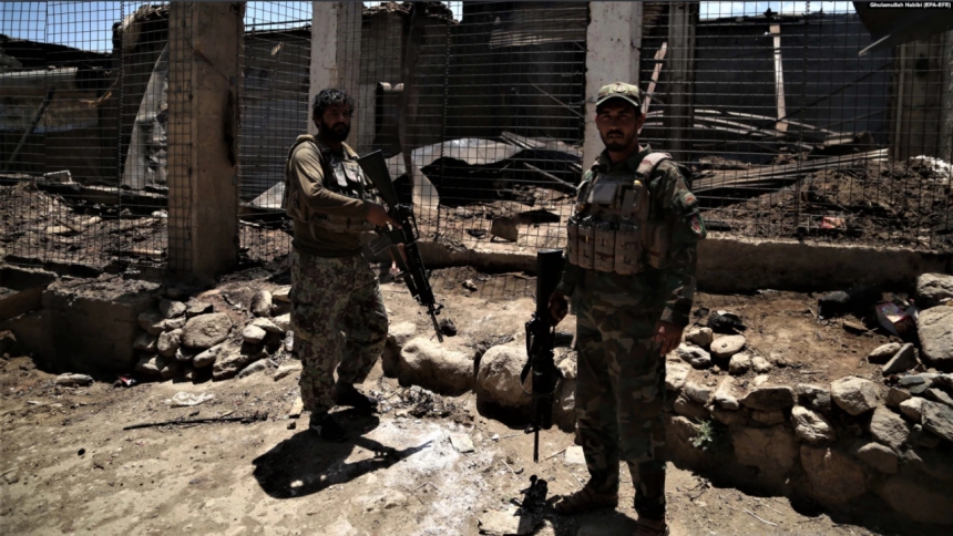 Нападение талибов в Афганистане: 14 силовиков погибли, около 30 — в осаде