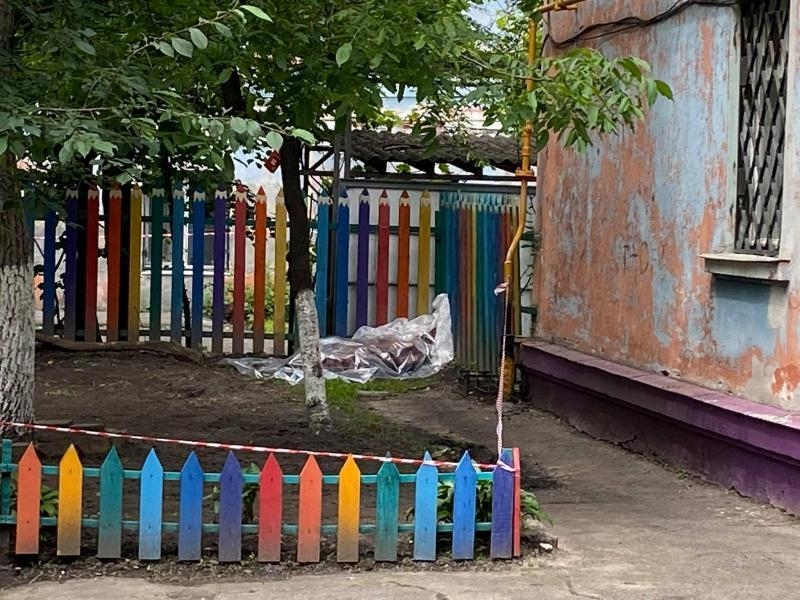 В Полтавской области средь бела дня выбросили труп человека, завернутый в ковер