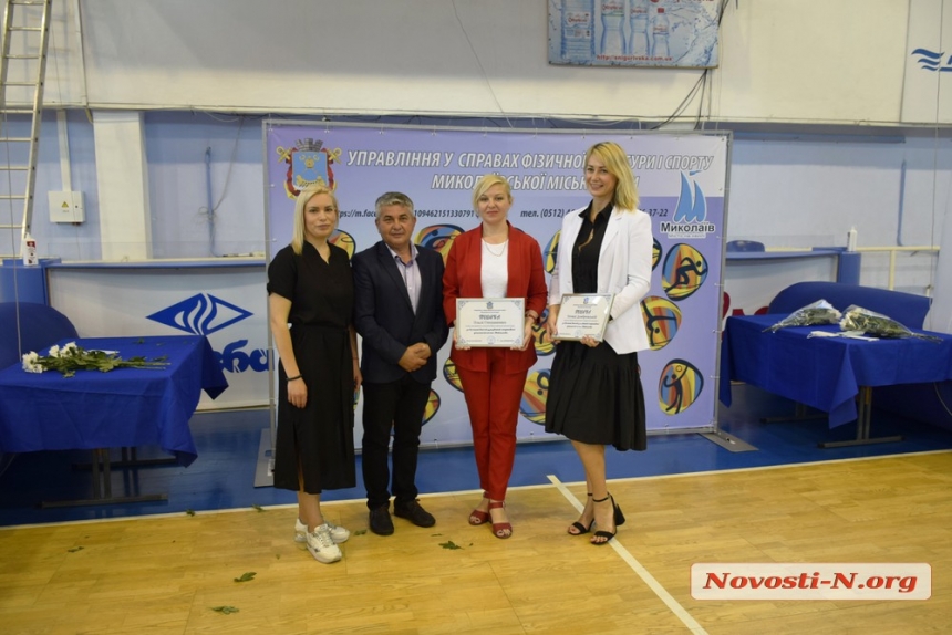 Лучшим спортсменам Николаева вручили стипендии. ФОТОРЕПОРТАЖ