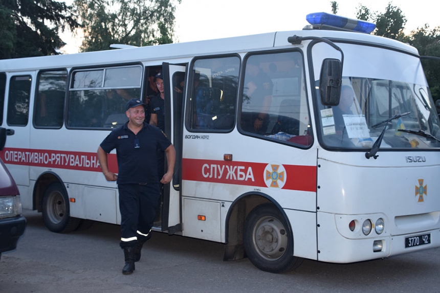 Николаевские спасатели помогли восстановить разрушенные дома на Донбассе