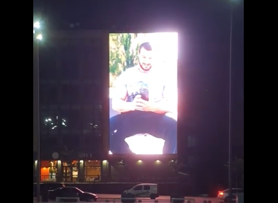 «Влияет на психическое здоровье»: николаевцы недовольны гигантским экраном на главной площади. ВИДЕО