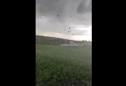 В Запорожской области пронесся мощный смерч. ВИДЕО