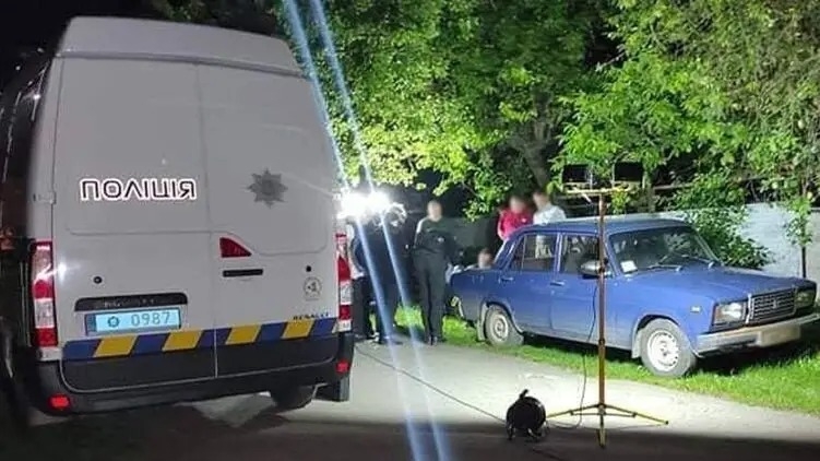 В Черкасской области в багажнике авто нашли труп с крупной суммой денег