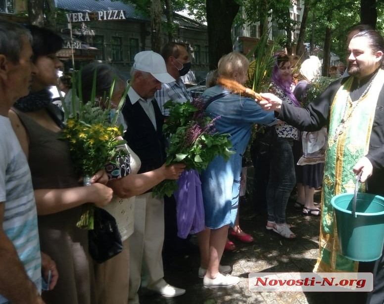 В Николаеве православные отпраздновали Троицу