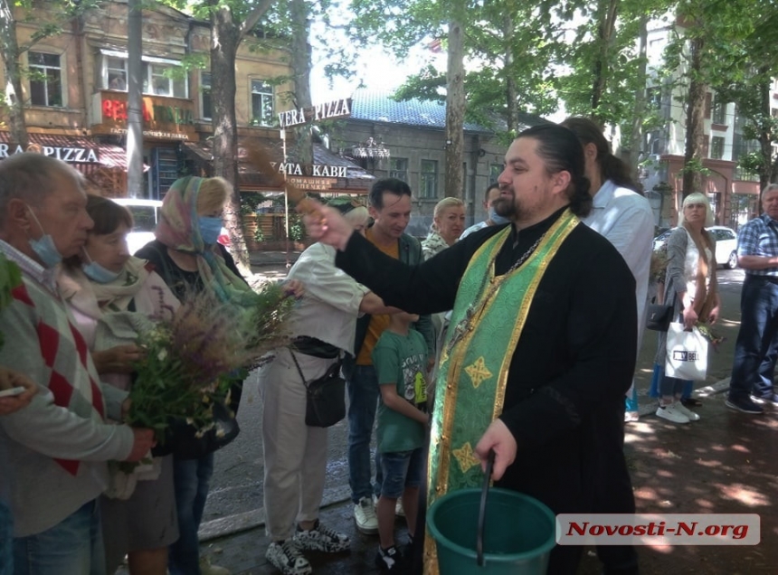 В Николаеве православные отпраздновали Троицу