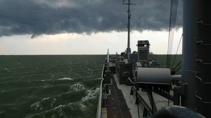 Украинский флот провел учения в Черном море (фото)