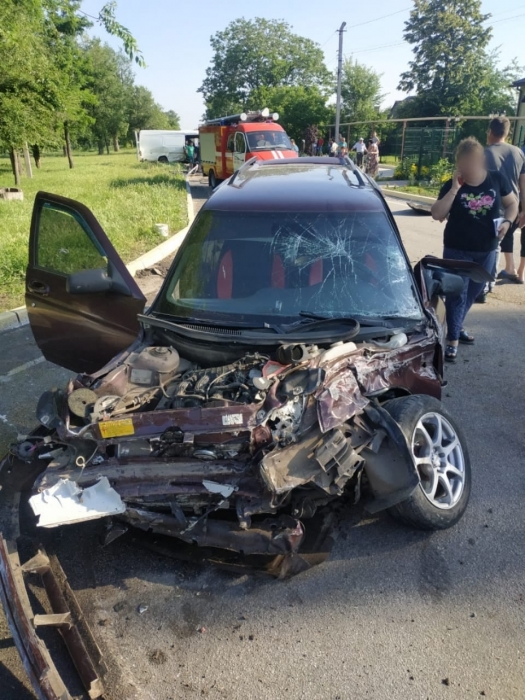 Микроавтобус с пассажирами попал в ДТП в Днепропетровской области: двое погибших