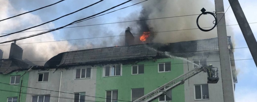 Взрыв в пятиэтажке в Киевской области: причиной могло быть взрывное устройство