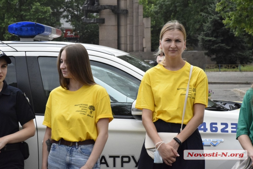 В Николаеве горожане закрасили рекламу сайтов наркотиков (фоторепортаж)