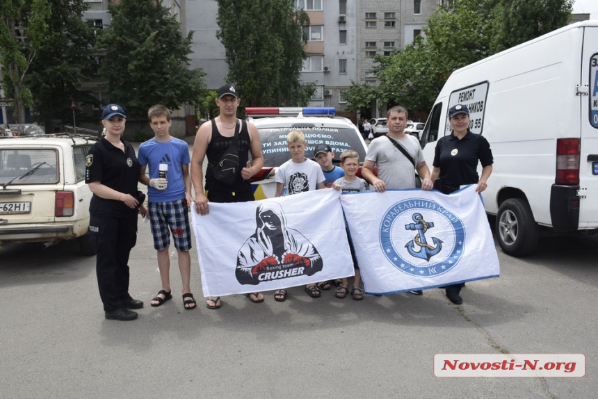 В Николаеве горожане закрасили рекламу сайтов наркотиков (фоторепортаж)