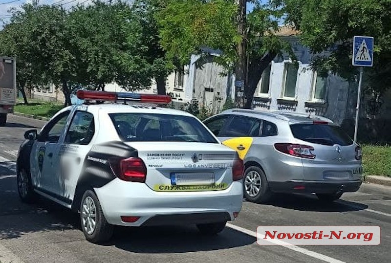 В Николаеве автомобиль охранной фирмы сбил пенсионера