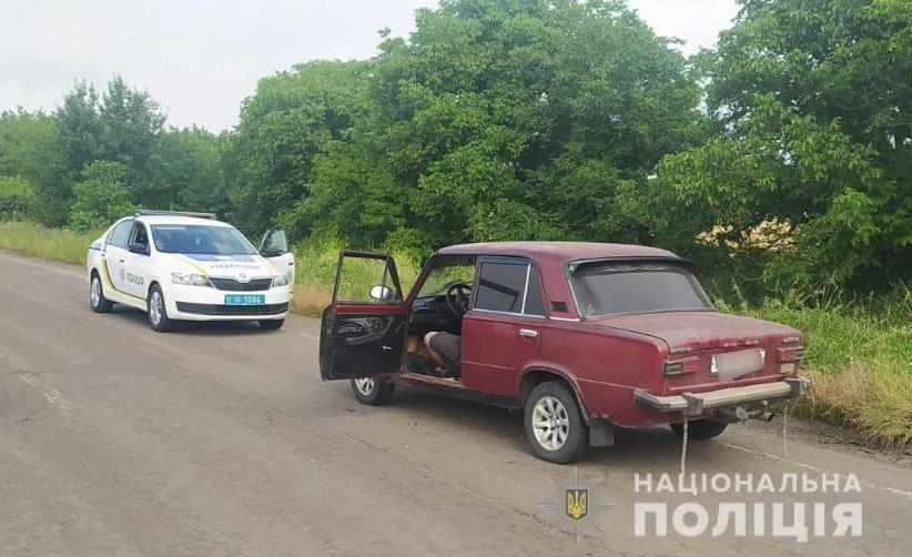 В Николаевской области пьяный мужчина угнал ВАЗ