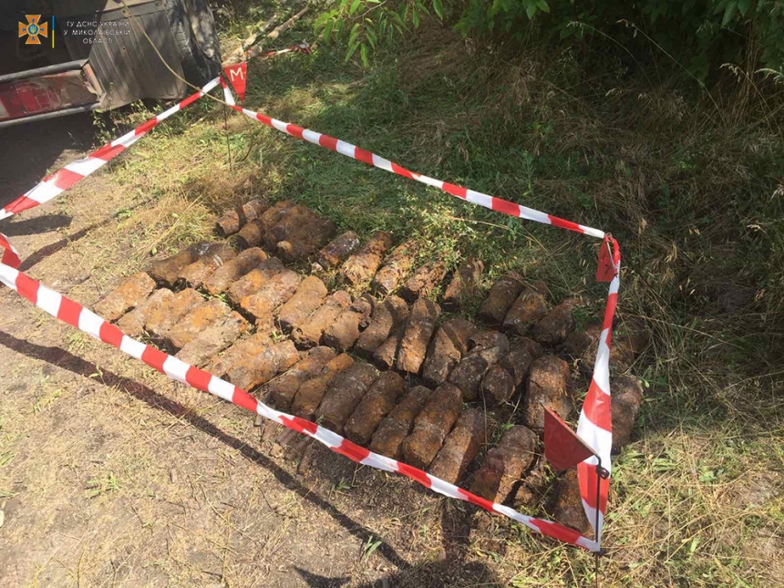 На стройплощадке в Николаеве нашли 3 артснаряда: пиротехники обнаружили там же еще 48