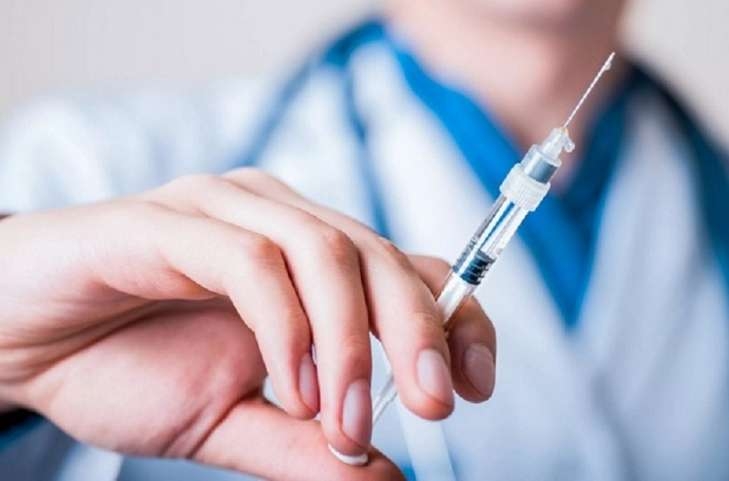 В НСЗУ разъяснили, может ли человек заразиться коронавирусом от вакцины