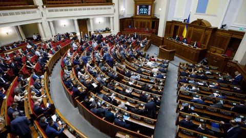 Зеленский созывает внеочередное заседание Рады — рассмотрят легализацию каннабиса