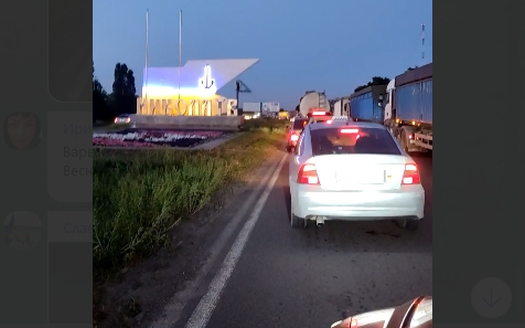 На въезде в Николаев со стороны Одессы вновь образовались автомобильные заторы (видео)