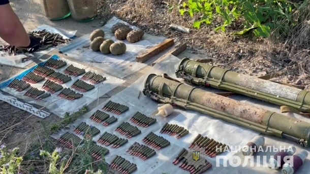 Возле трассы Одесса-Киев нашли схрон с боеприпасами