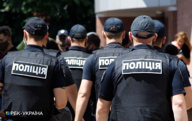 В Одессе полицейский на учениях выстрелил себе в живот