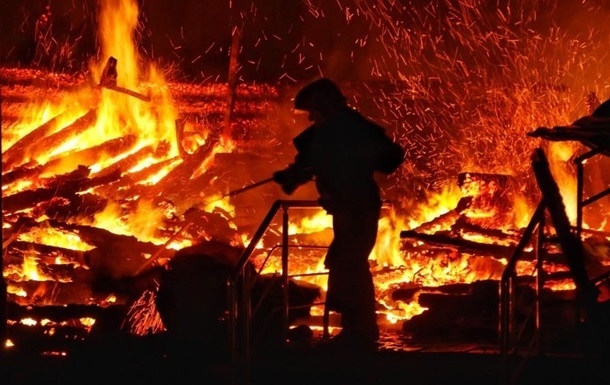 Харьковскому школьнику подарили полет на самолете за помощь пожарным