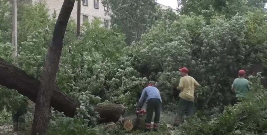 Из-за непогоды в Украине погибли два человека, еще семеро попали в больницы