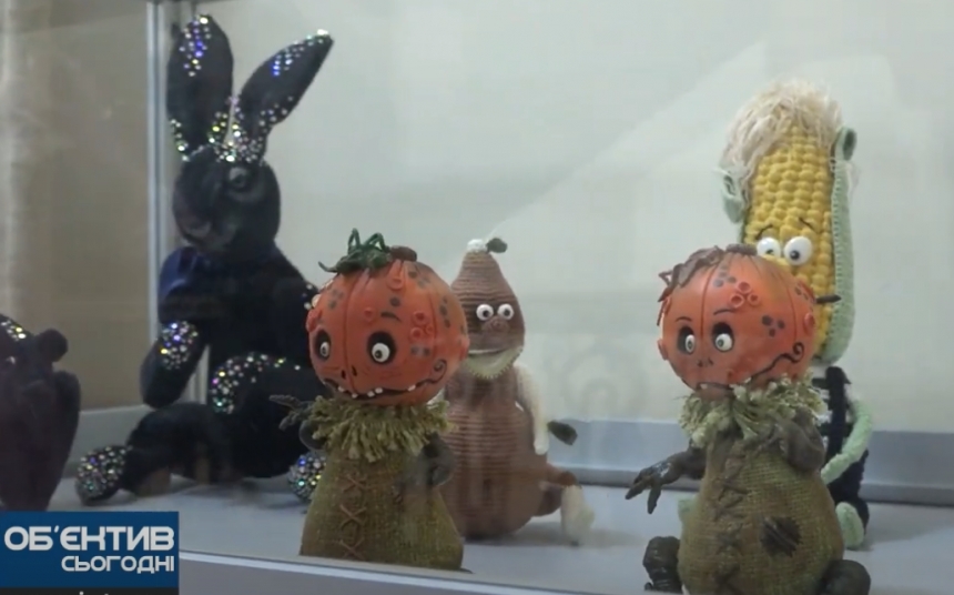 В Николаеве открылась выставка уникальных кукол (видео)