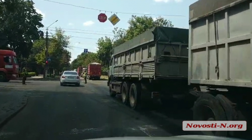 Начальник УПП Николаева призвал водителей не пререкаться с регулировщиками из-за пробок