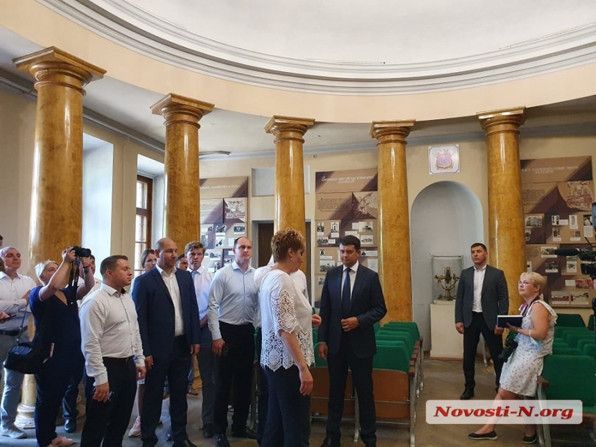 Разумков посетил Николаевскую обсерваторию, которая нуждается в реставрации (фоторепортаж)