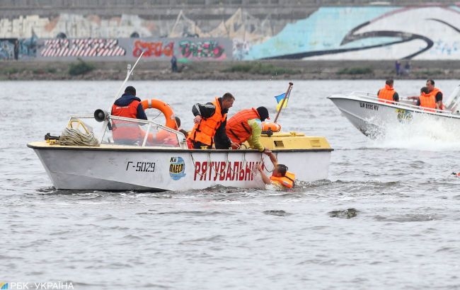 На Закарпатье спасатели вытащили из воды троих детей