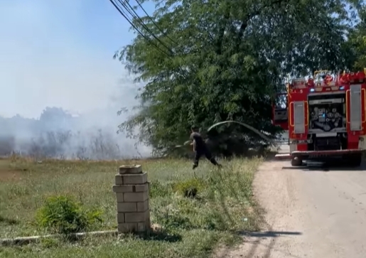 В Широкой Балке взорвался трансформатор — подозревают жару (видео)