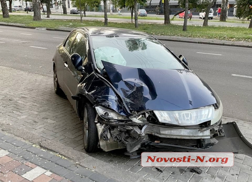 Пьяный водитель «Хонды», протаранивший авто в центре Николаева, оказался следователем райотдела