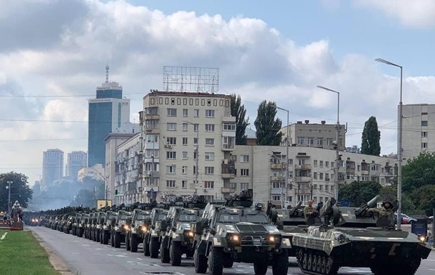 В Киеве проходит репетиция парада: город сковали пробки, задержан прохожий с оружием