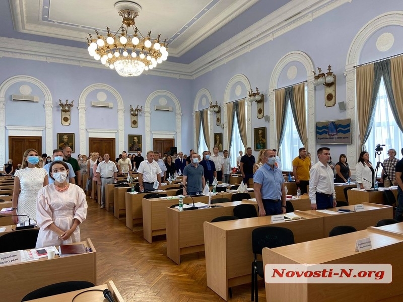 «Голосуют одни бандерлоги»: в Николаеве депутаты перераспределили 400 миллионов