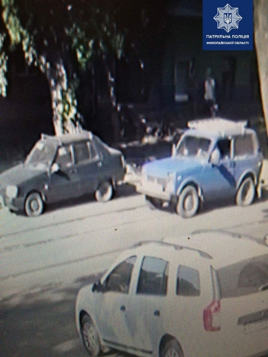В Николаеве водитель на ВАЗе врезался в кроссовер и скрылся