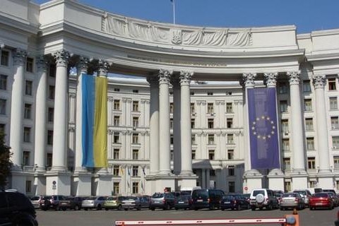 МИД Украины протестует против введения Россией санкций в отношении украинских депутатов