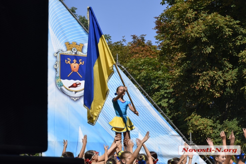 Праздничный концерт в Каштановом сквере (фоторепортаж)