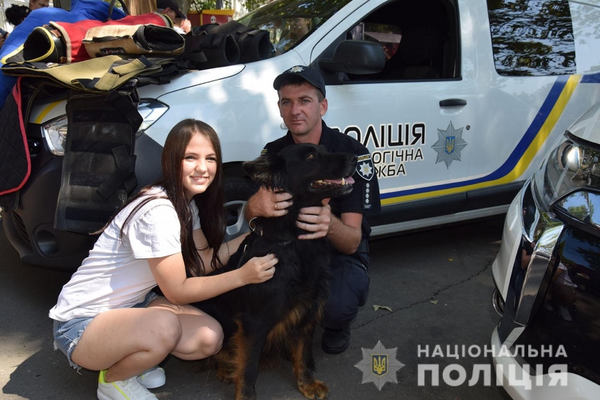 На главной улице Николаева полицейские устроили праздник (фото)