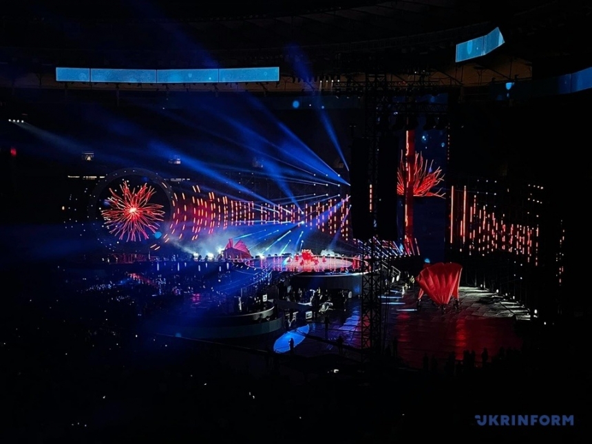 В Киеве на «Олимпийском» проходит концерт ко Дню независимости (трансляция)