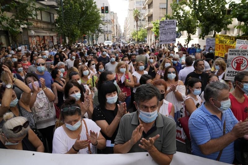 В Греции медики протестуют против обязательной COVID-вакцинации