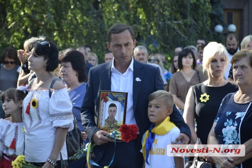 У «Струн памяти» в Николаеве почтили память погибших воинов (фоторепортаж)