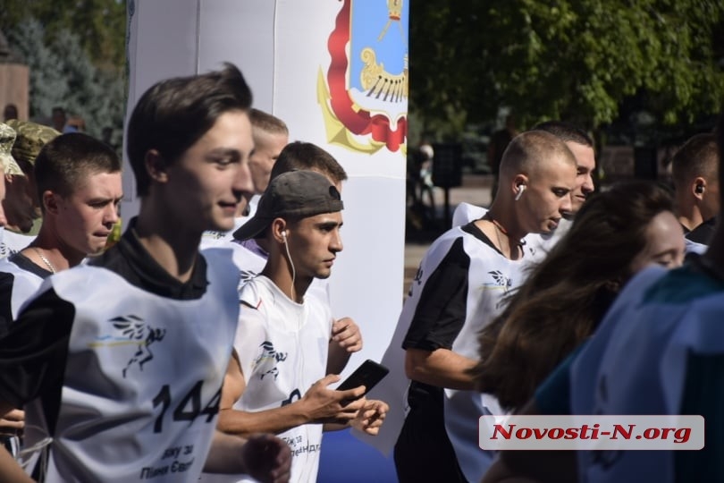 Состоялся 4-километровый забег в честь погибших воинов Николаевской области (фоторепортаж)