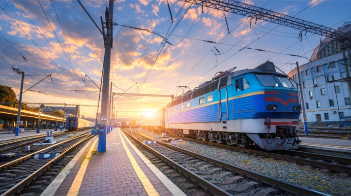 «Укрзалізниця» ограничила движение поездов из-за обстрела в Авдеевке