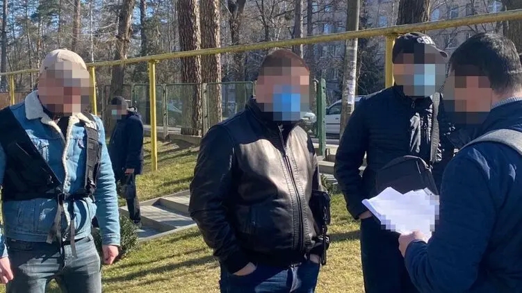 Двое полицейских из Черкасской области прослушивали телефоны граждан за деньги