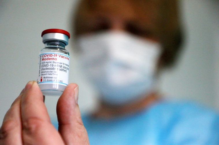 Вакцина Moderna доступна для второй дозы - ее уже развозят по регионам, - Ляшко