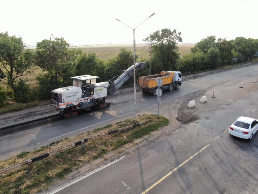 Дорожники начали капитальный ремонт подъездного пути к Николаеву
