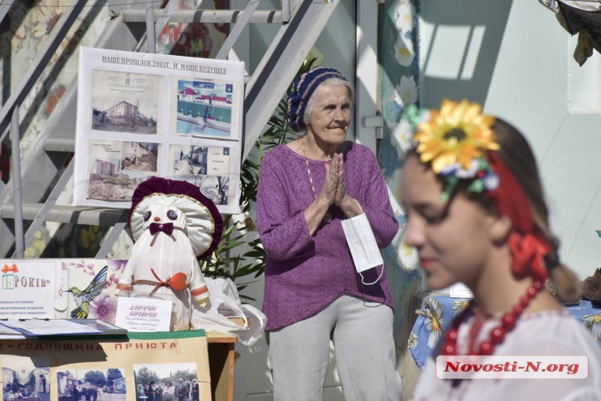 Как николаевский приют для пожилых людей свое девятнадцатилетние праздновал (фоторепортаж)