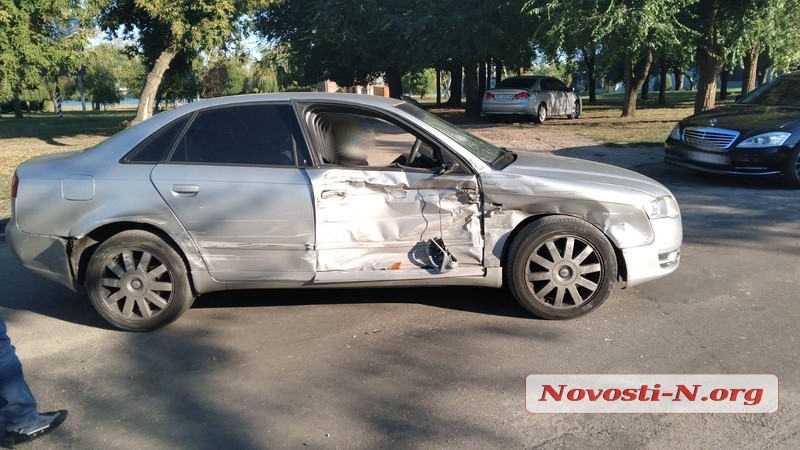 В Николаеве столкнулись «Ауди» и грузовик – пострадала девушка-водитель
